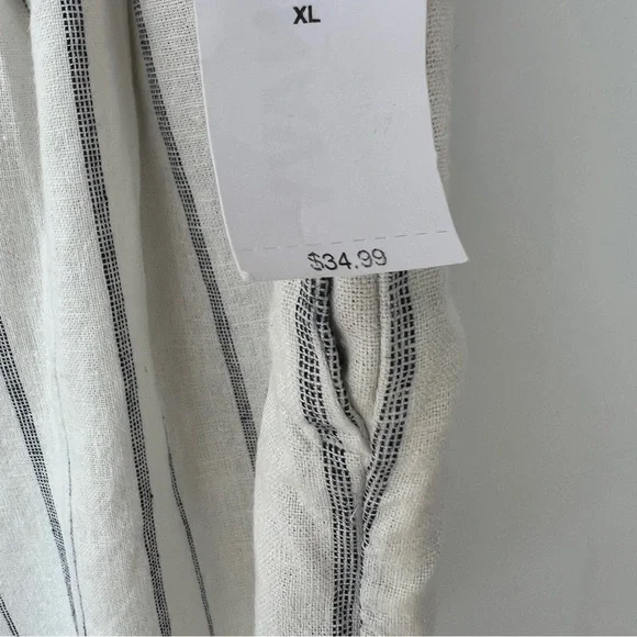 Old Navy Extra High-Waisted Taylor Trouser
Shorts XL - Picture 7 of 10